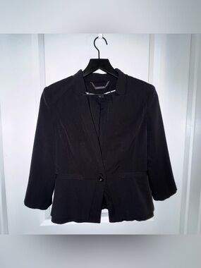 White House Black Market Black Cropped Blazer Women’s Size 2 Jacket